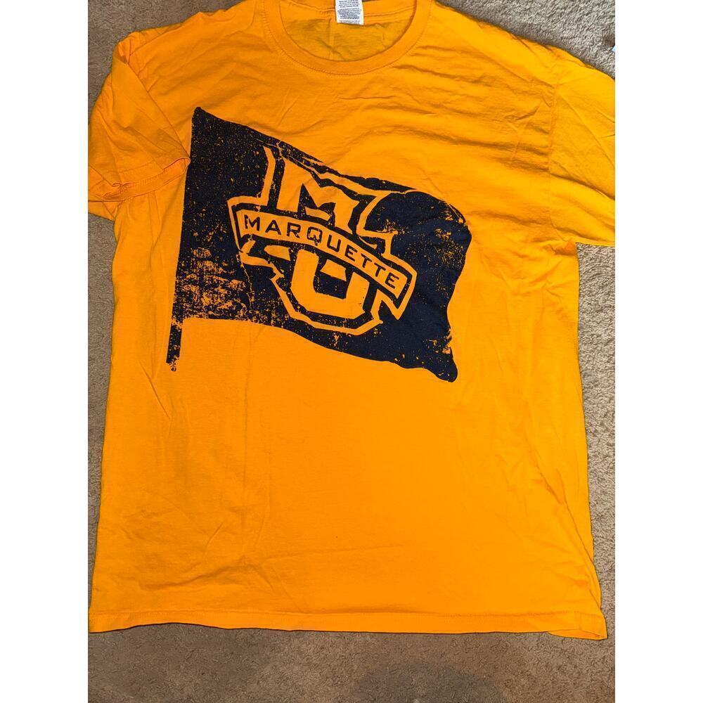 MARQUETTE UNIVERSITY size large shirt